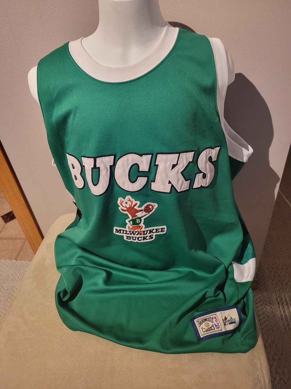 Milwaukee Bucks Green Basketball Jersey